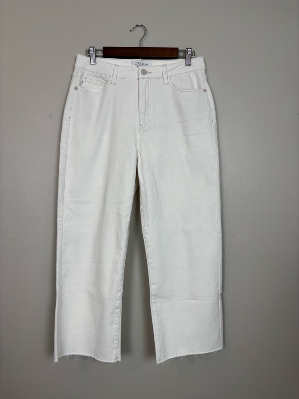 Judy Blue Jeans Womens 29 Wide Leg Crop Raw Hem Stretch Denim in Off White